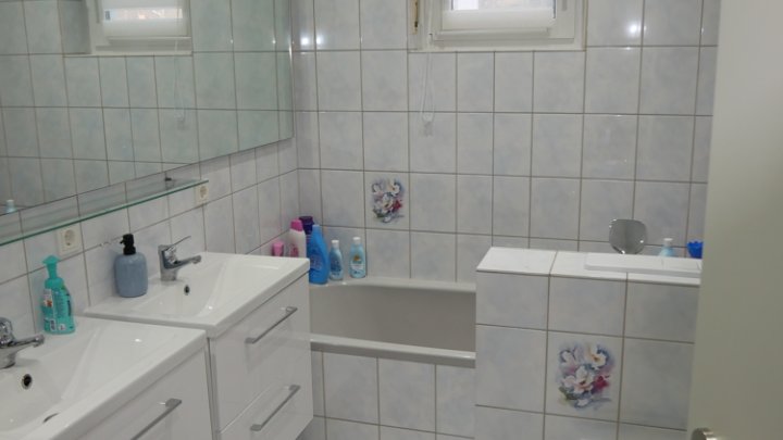 Gepflegtes, kernsaniertes Reihenhaus, Einziehen - Wohlfühlen - Saarbrücken-Herrensohr