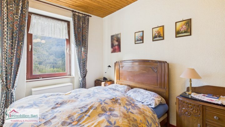 SERRIG (BEI SAARBURG ) WOHNHAUS MIT 2 WOHNUNGEN