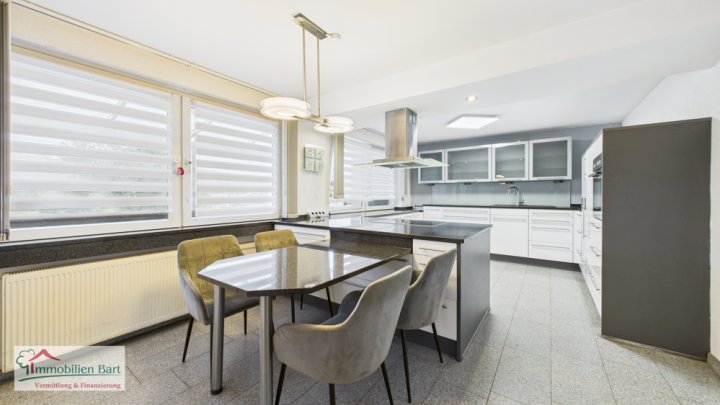 180 M² WOHNFLÄCHE + WEITERE ZIMMER IM UG! WOHNHAUS MIT GARTEN + GARAGE