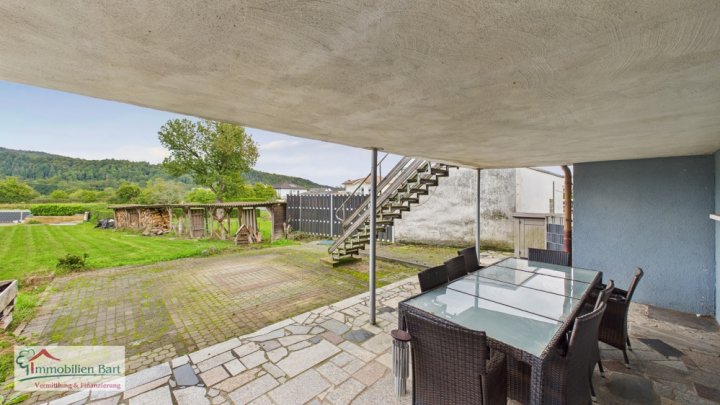 180 M² WOHNFLÄCHE + WEITERE ZIMMER IM UG! WOHNHAUS MIT GARTEN + GARAGE