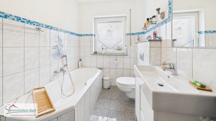 MERZIG: WOHNHAUS MIT 4 SZ AUF 15 AR!