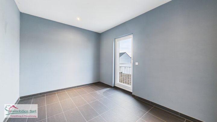 GRENZE L-REMICH: GEPFLEGTE 92 M² WOHNUNG MIT TG-STELLPLATZ