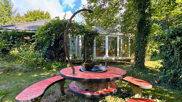 Freistehender Bungalow mit Garten + Garage - ca. 254m² Gesamtfläche