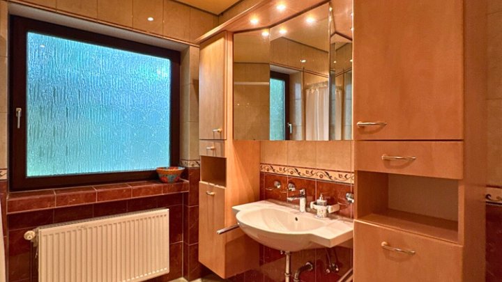 Freistehender Bungalow mit Garten + Garage - ca. 254m² Gesamtfläche