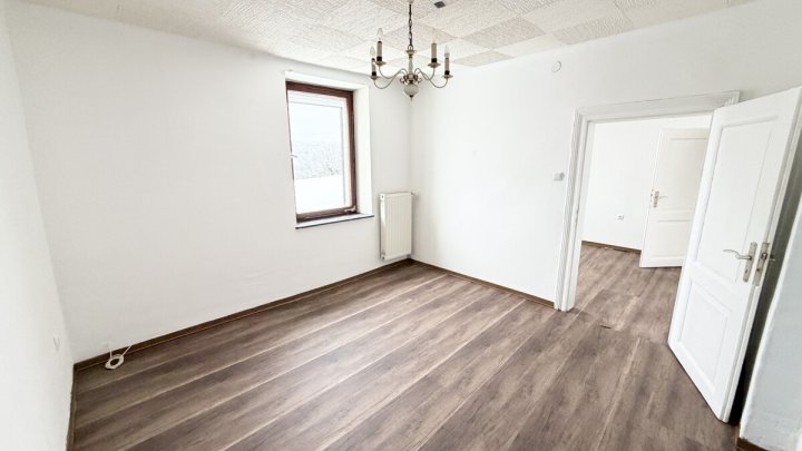 Großes Einfamilienhaus mit Garten in Wallerfangen-St. Barbara