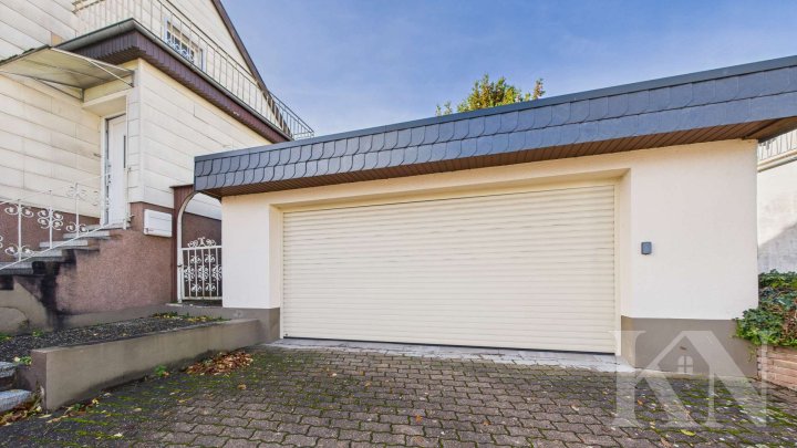 Geräumiges Einfamilienhaus mit Garten, Garage und vielfältigen Möglichkeiten!