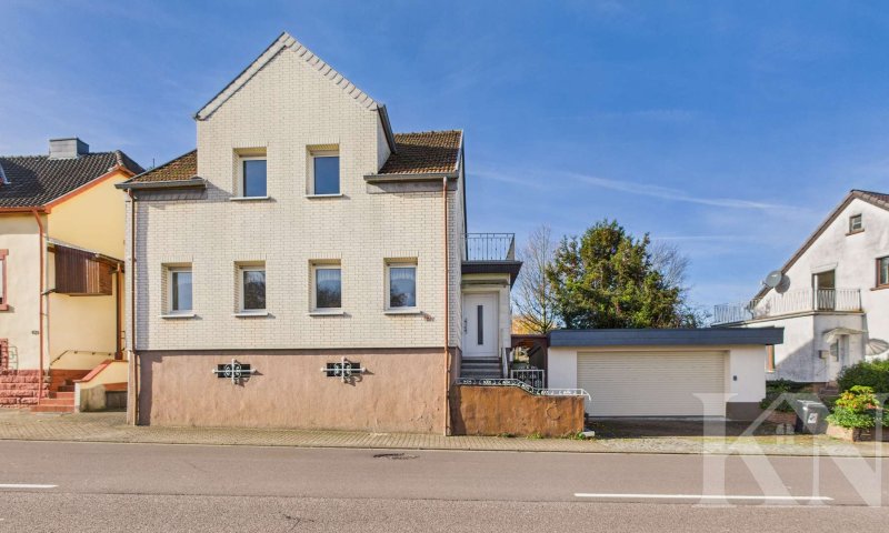 Geräumiges Einfamilienhaus mit Garten, Garage und vielfältigen Möglichkeiten!