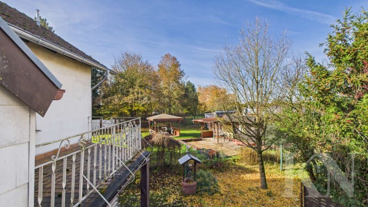 Geräumiges Einfamilienhaus mit Garten, Garage und vielfältigen Möglichkeiten!