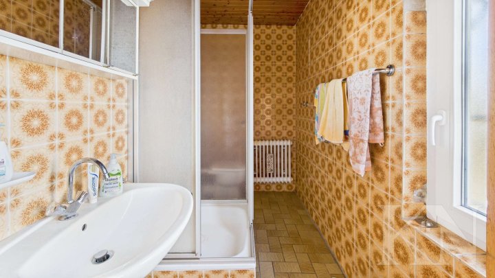 Geräumiges Einfamilienhaus mit Garten, Garage und vielfältigen Möglichkeiten!