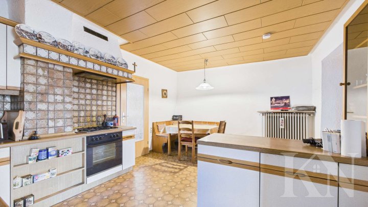 Geräumiges Einfamilienhaus mit Garten, Garage und vielfältigen Möglichkeiten!