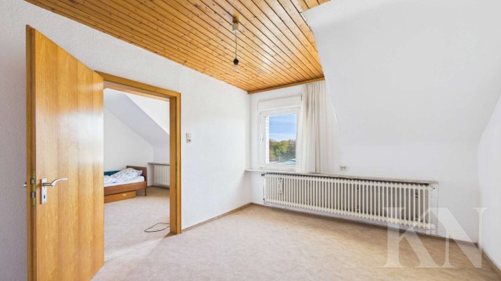 Geräumiges Einfamilienhaus mit Garten, Garage und vielfältigen Möglichkeiten!