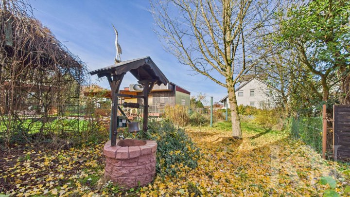 Geräumiges Einfamilienhaus mit Garten, Garage und vielfältigen Möglichkeiten!