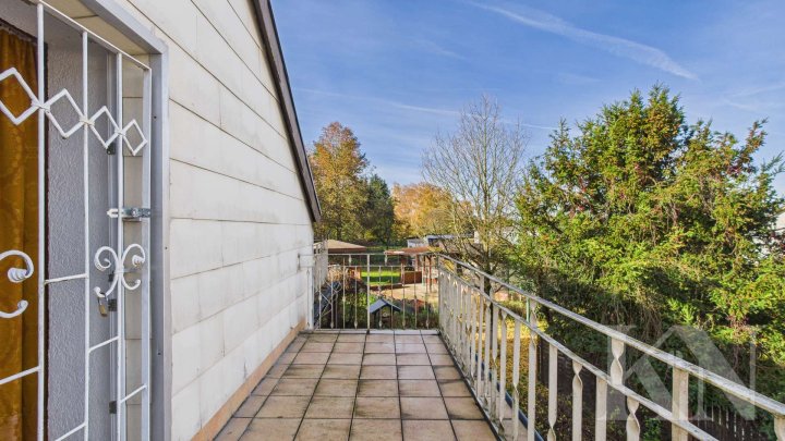 Geräumiges Einfamilienhaus mit Garten, Garage und vielfältigen Möglichkeiten!