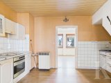 Haus links: Küche im EG mit Durchgang zum Wohnzimmer