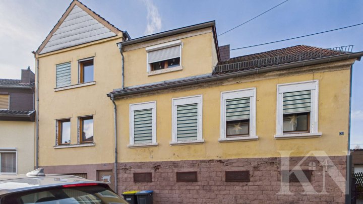 Viel Potenzial für Handwerker: Zwei Häuser in Schiffweiler