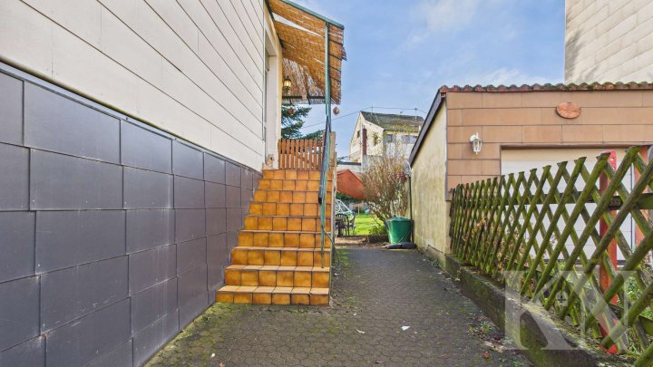 Viel Potenzial für Handwerker: Zwei Häuser in Schiffweiler