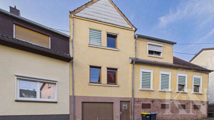 Viel Potenzial für Handwerker: Zwei Häuser in Schiffweiler