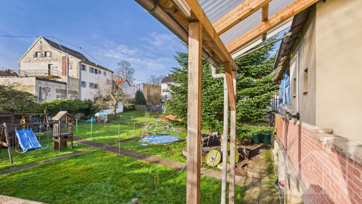 Viel Potenzial für Handwerker: Zwei Häuser in Schiffweiler