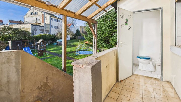 Viel Potenzial für Handwerker: Zwei Häuser in Schiffweiler