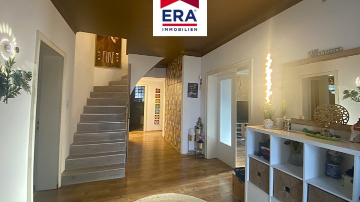 KEINE VERMITTLUNGSGEBÜHREN ! EINFAMILIENHAUS MIT POOL, RUHIGE LAGE, IN FORBACH/FR, NÄHE SB