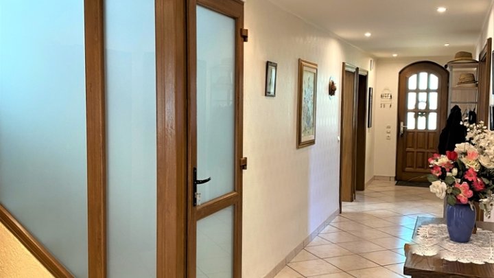 ZWEIFAMILIENHAUS MIT PFERDEHALTUNG-GAUBIVING/FR NÄHE SAARBRÜCKEN