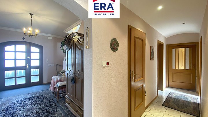 KEINE VERMITTLUNGSGEBÜHREN ! EINFAMILIENHAUS, FREISTEHEND,RUHIGE LAGE IN SCHOENECK/FR, NÄHE SB