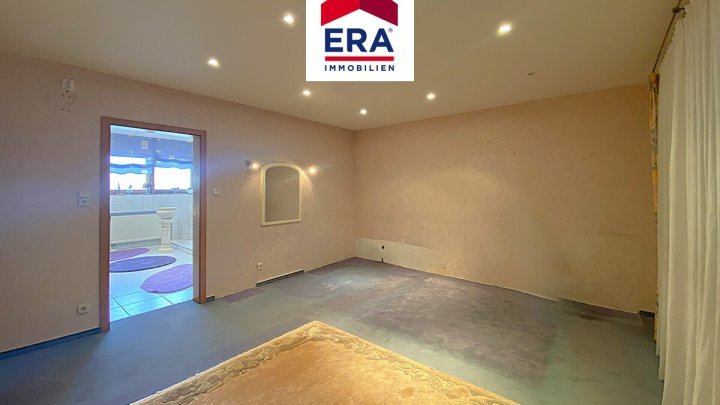 KEINE VERMITTLUNGSGEBÜHREN ! EINFAMILIENHAUS, FREISTEHEND,RUHIGE LAGE IN SCHOENECK/FR, NÄHE SB