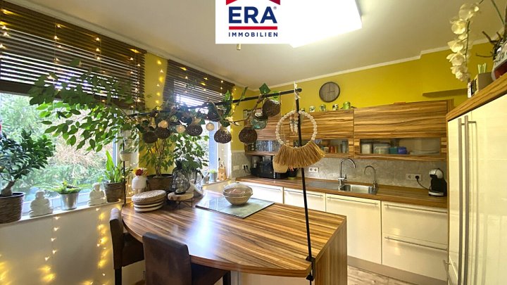 KEINE VERMITTLUNGSGEBÜHREN ! EINFAMILIENHAUS MIT POOL, RUHIGE LAGE, IN FORBACH/FR, NÄHE SB