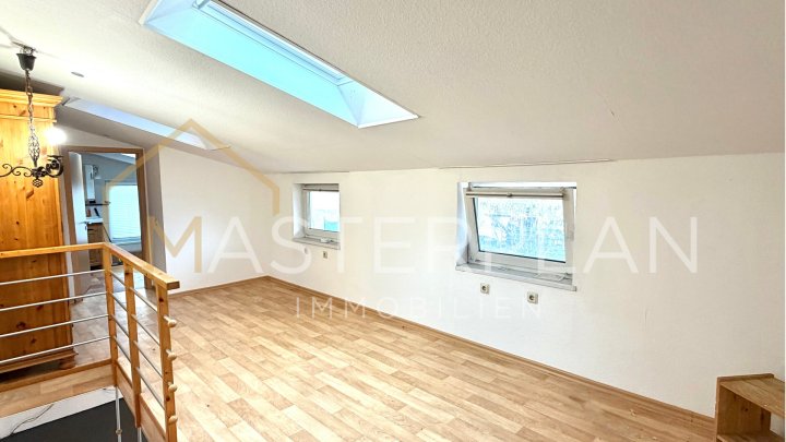 Einfamilienhaus mit zusätzlichem Wohngebäude auf großzügigem Grundstück