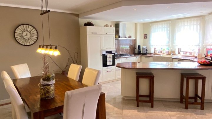 Luxuriöses saniertes 4-FH + Büro in zentraler Lage nahe Saarlouis