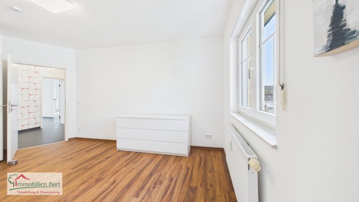 DIREKTE GRENZE L-REMICH/L-SCHENGEN: GEPFLEGTE 3ZKB WOHNUNG MIT CARPORT IN PERL-BESCH!