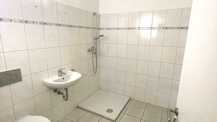 Großflächige Erdgeschoss-Gewerbeeinheit zur vielseitigen Nutzung