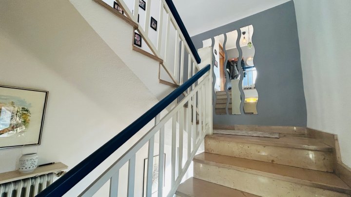 Zwei Wohnbereiche, ein harmonisches Zuhause - Familienfreundlich mit Panoramablick in Püttlingen