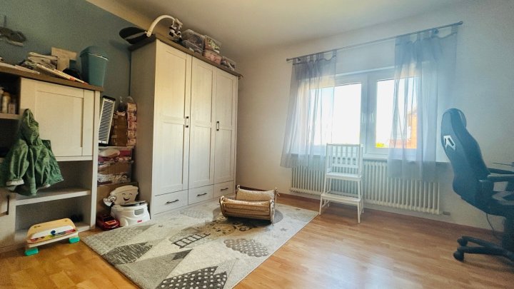 Zwei Wohnbereiche, ein harmonisches Zuhause - Familienfreundlich mit Panoramablick in Püttlingen