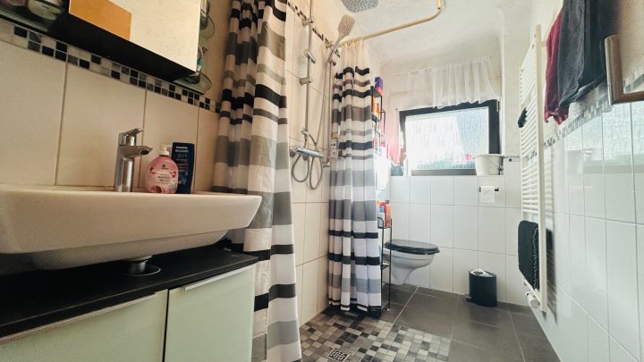 Zwei Wohnbereiche, ein harmonisches Zuhause - Familienfreundlich mit Panoramablick in Püttlingen