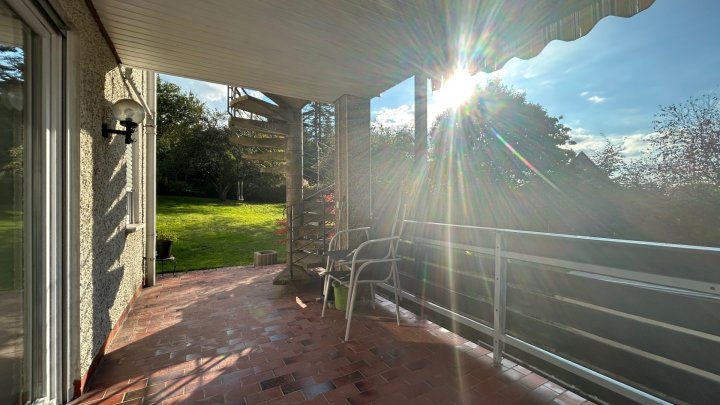 Zwei Wohnbereiche, ein harmonisches Zuhause - Familienfreundlich mit Panoramablick in Püttlingen