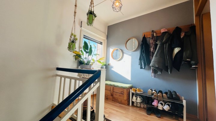 Zwei Wohnbereiche, ein harmonisches Zuhause - Familienfreundlich mit Panoramablick in Püttlingen