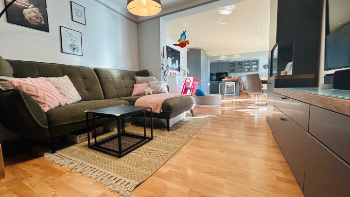 Zwei Wohnbereiche, ein harmonisches Zuhause - Familienfreundlich mit Panoramablick in Püttlingen