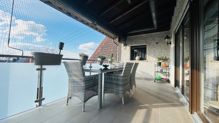 Zwei Wohnbereiche, ein harmonisches Zuhause - Familienfreundlich mit Panoramablick in Püttlingen