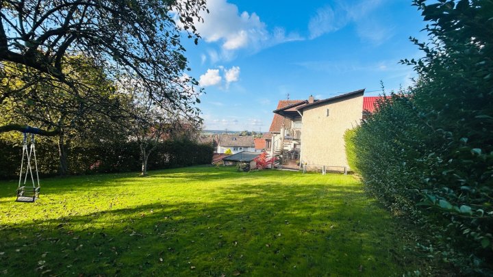 Zwei Wohnbereiche, ein harmonisches Zuhause - Familienfreundlich mit Panoramablick in Püttlingen