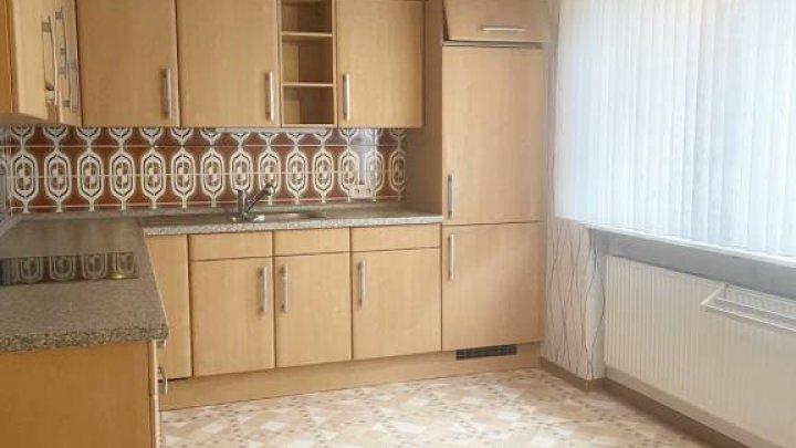 1 FH-Doppelhaus mit Winterg., Garten & Garage in IGB!