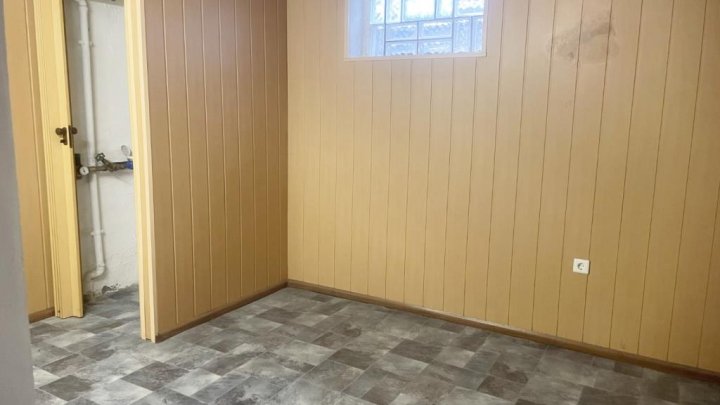 1 FH-Doppelhaus mit Winterg., Garten & Garage in IGB!