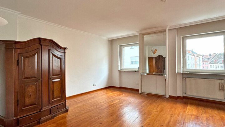 Wohn- und Geschäftshaus, 410m² Gesamtfläche in ruhiger Seitenstraße von Saarbrücken-West