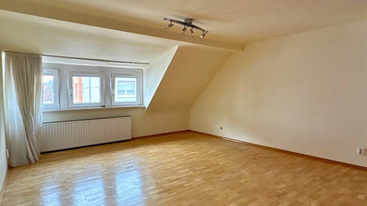 Wohn- und Geschäftshaus, 410m² Gesamtfläche in ruhiger Seitenstraße von Saarbrücken-West