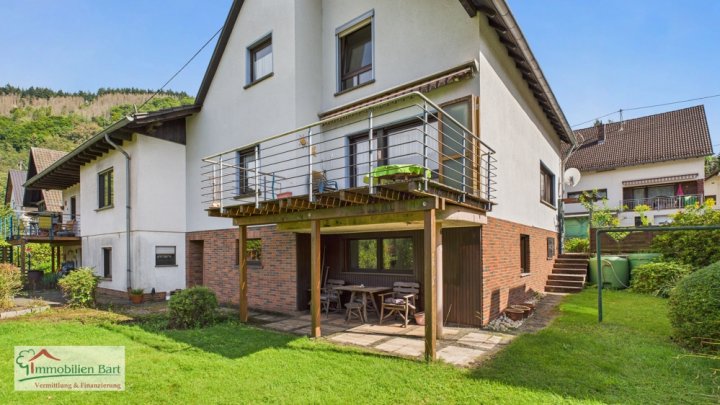 METTLACH-SAARHÖLZBACH: WOHNHAUS MIT 3 SCHLAFZIMMERN + BLICK INS GRÜNE