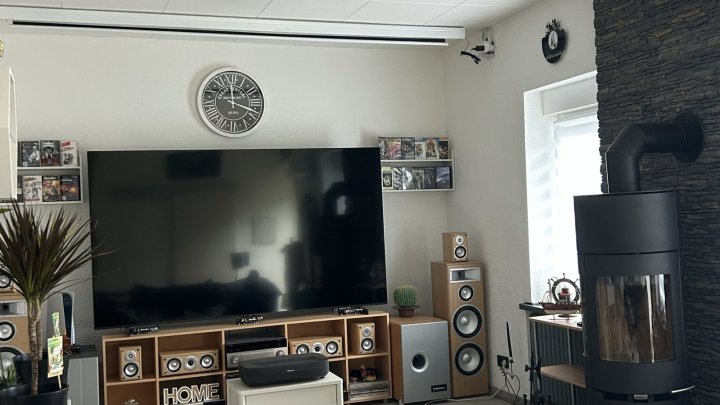 Modernisiertes EFH mit sep. kleiner 1 Zimmer-Bad-Wohnung in Sbr. - Jägersfreude zu verkaufen