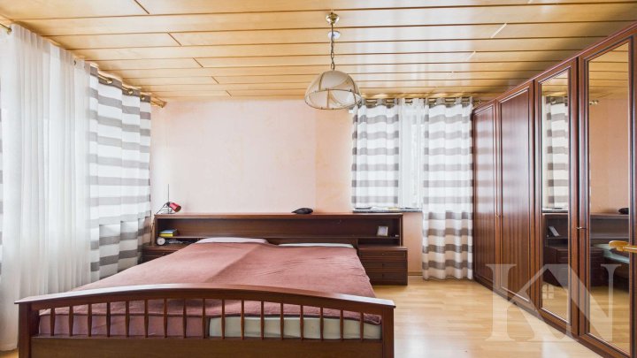 Ein-Zweifamilienhaus mit Einliegerwohnung