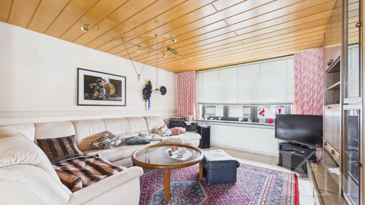 Ein-Zweifamilienhaus mit Einliegerwohnung