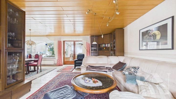 Ein-Zweifamilienhaus mit Einliegerwohnung