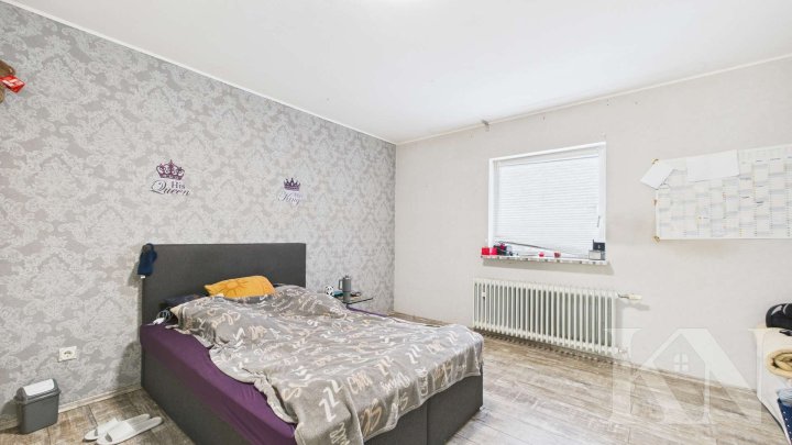 Ein-Zweifamilienhaus mit Einliegerwohnung